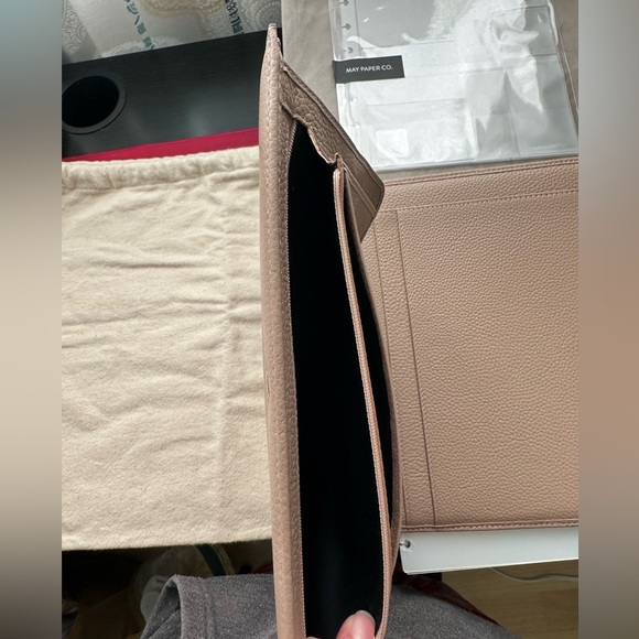 Moterm - HP Classic Leather Planner Cover - Taupe - Picture 4 of 9